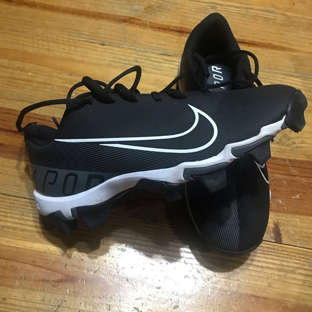 Boys Nike baseball cleats